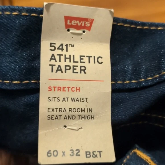 Levi's Men's Relaxed Jeans in Dark Blue - Picture 8 of 8